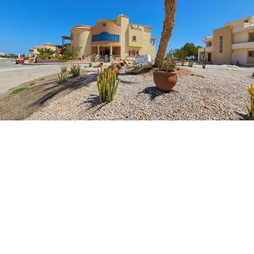 Luxury Seafront Pool Villa - 3 Stories & Roof floor - All Master Bedrooms
