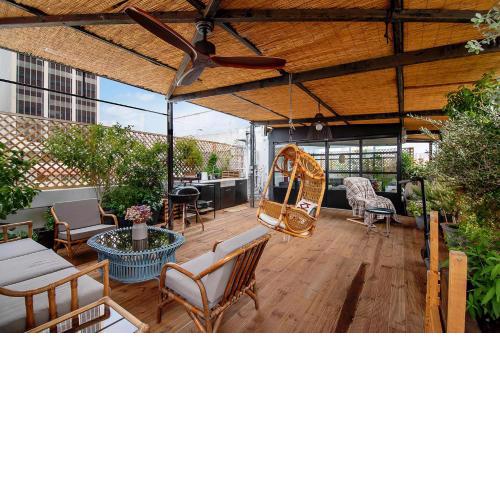 Luxury solar penthouse with jacuzzi and sauna in central Athens
