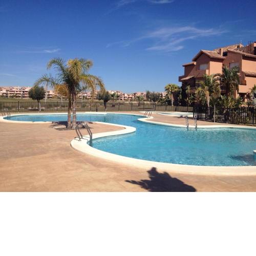 Luxury Spacious Apartment With Golf, Pool & Lake Views 5 Stars