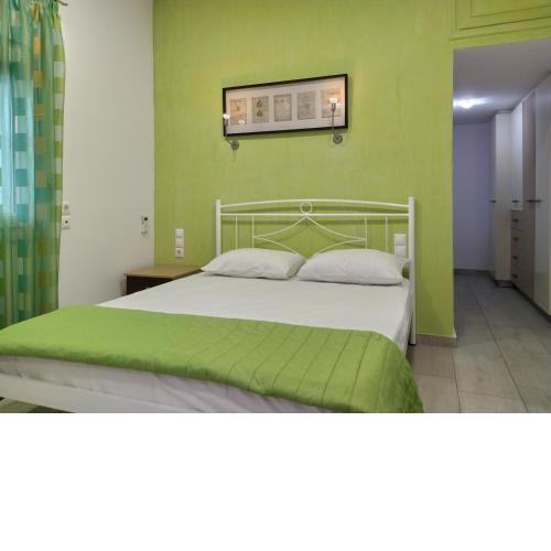 Luxury Studio 1.3 km from BEACH @ 1km from METRO