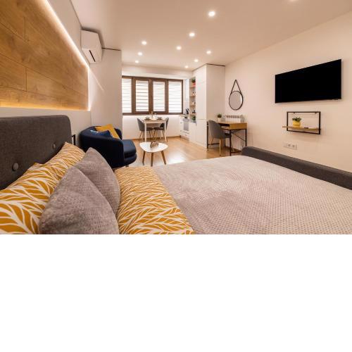 Luxury Studio Living: High-End Amenities and Great Location
