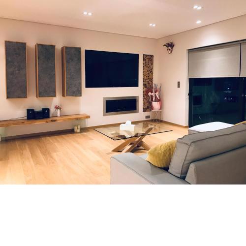 Luxury & Stylish Family Apartment