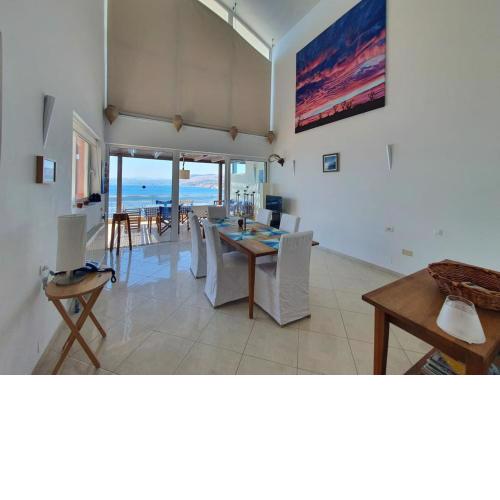 Luxury Suite Artemisia by the sea