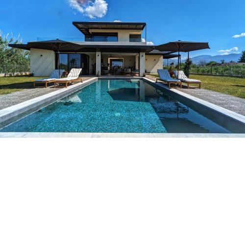 Luxury suite by the beach