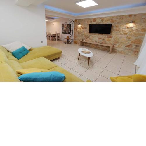 Luxury Suites by Xenius Zeus in Nea Flogita