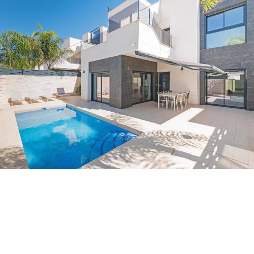 Luxury three bedroom villa