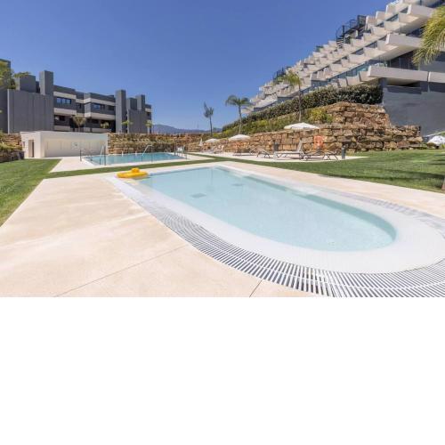 luxury three bedroomed apartment in Estopona