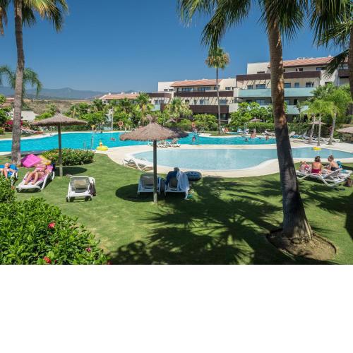 Luxury Two Bedroom Apartment in Los Flamingos, Hoyo 19, Marbella