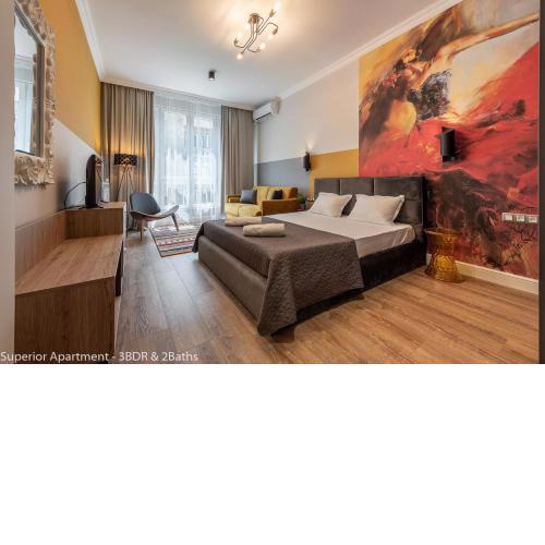 LUXURY & UNIQUE - TOP CENTER Apt. - 3BDR & 2 Baths