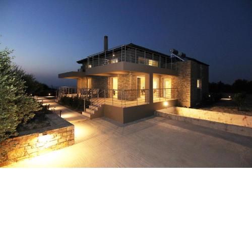 Luxury Villa Andriana