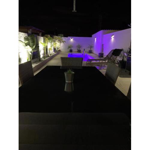 Luxury Villa Anna & Private Pool, Garden & Roof Terrace
