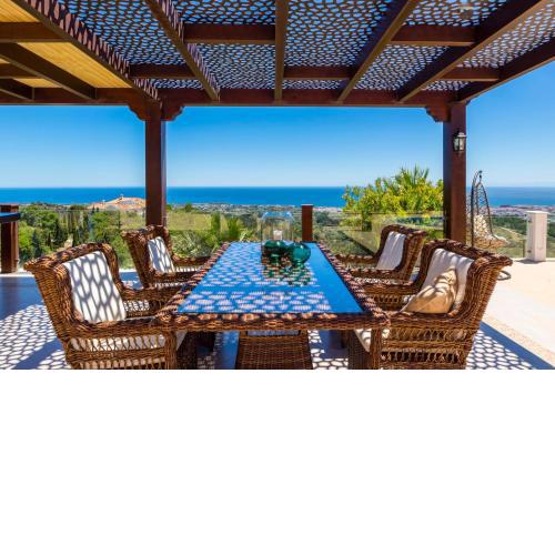 Luxury Villa Bellagio, heated pool, putting green and more