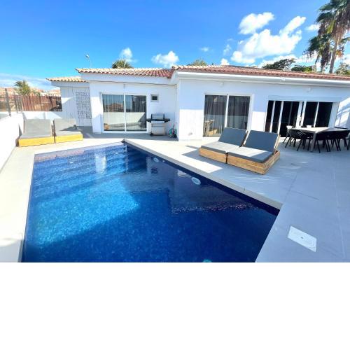 Luxury Villa Callao FREE CAR Rental