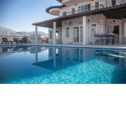 Luxury Villa Caretta