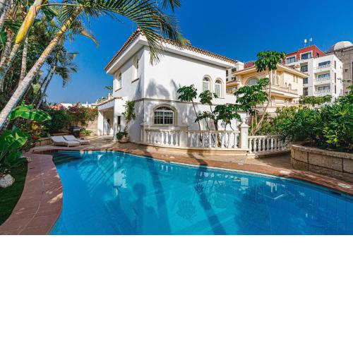 Luxury villa El Duque