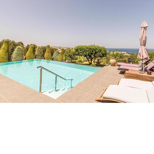 Luxury Villa Golden Crest with private swimming pool