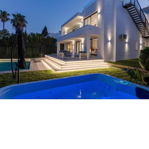 Luxury Villa In Real Club de Golf Guadalmina