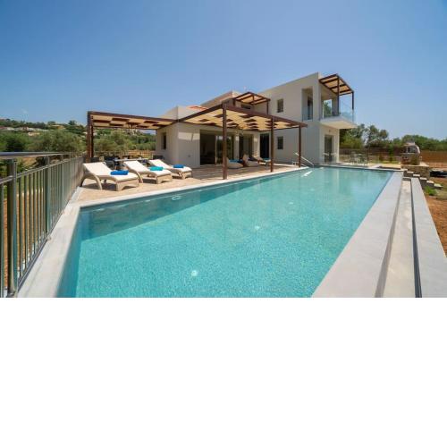 Luxury Villa Majore