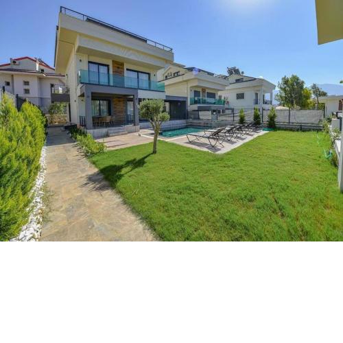 Luxury Villa Near the Sea in Fethiye, Foça - Awz195