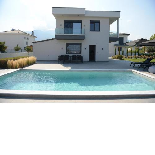 Luxury Villa Plaka