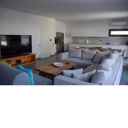 LUXURY VILLA SEVEN