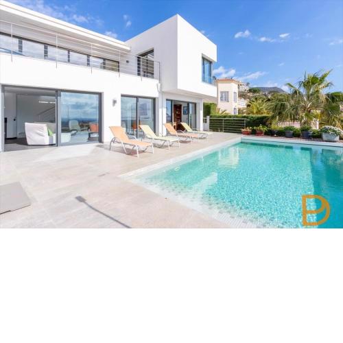 Luxury Villa with Jacuzzi - Costa Brava