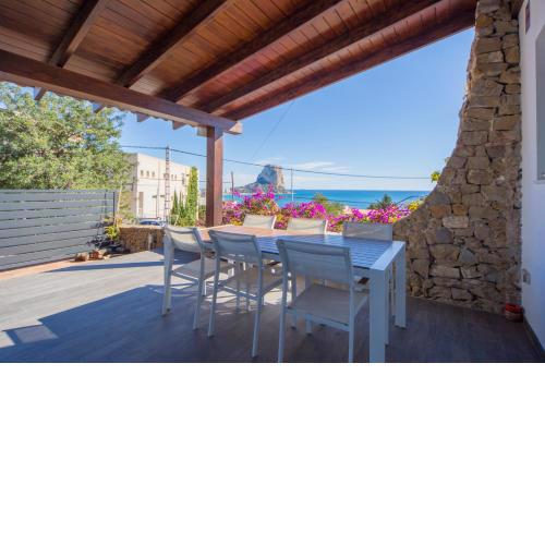Luxury Villa with private pool and 500m from beach