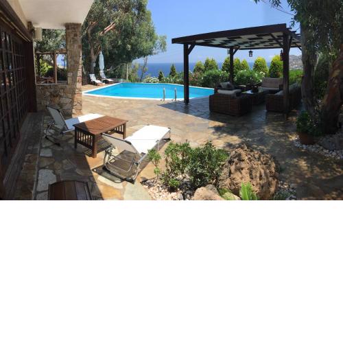 Luxury villa with stunning panoramic sea view