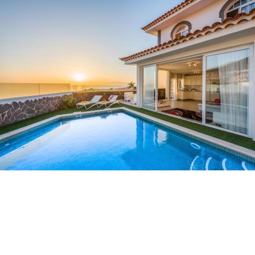 LUXURY WHITE VILLA with sea view, heated pool
