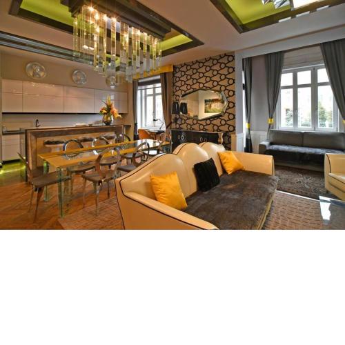 LuxuryFlat near centre on118 sqm, 3BR,2BTH,8bed,AC