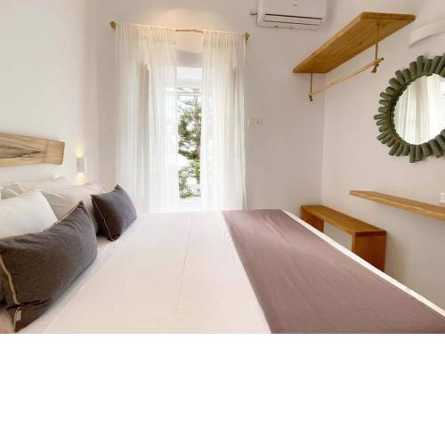 Lyra Seafront Apartment , Paroikia Town Center