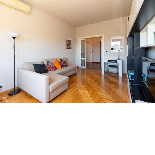 M1 Bernini Cozy & Bright Apartment