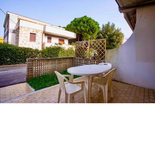 M270 - Marcelli, trilocale con portico a 100mt dal mare