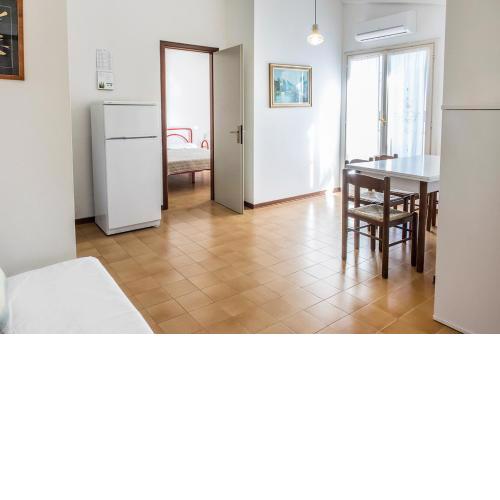 M271 - Marcelli, comodo bilocale con balcone