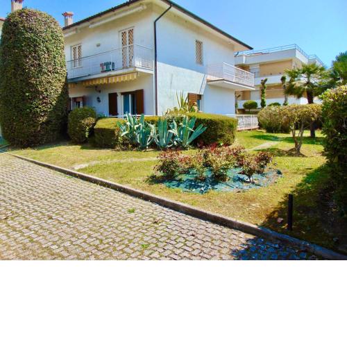 M292 - Marcelli, quadrilocale con giardino a 50mt dal mare