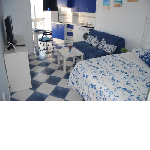 M3 904 Azul Mediterráneo bonito y confortable estudio