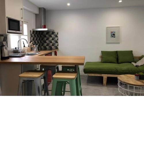 M3 Terrace. Cool apartment 15 min center by metro