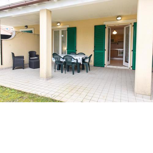 M329 - Marcelli, bilocale con giardino e garage