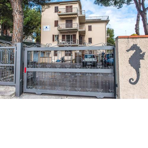 M349 - Marcelli, trilocale con terrazzo a 200mt dal mare