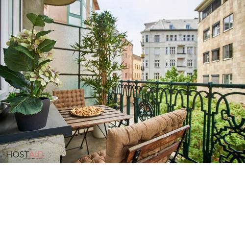 M52 Apartment - hostAID