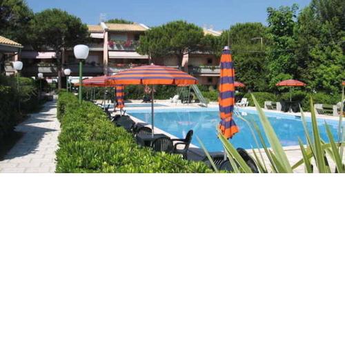 M79 - Marcelli, trilocale fronte mare in residence con piscina
