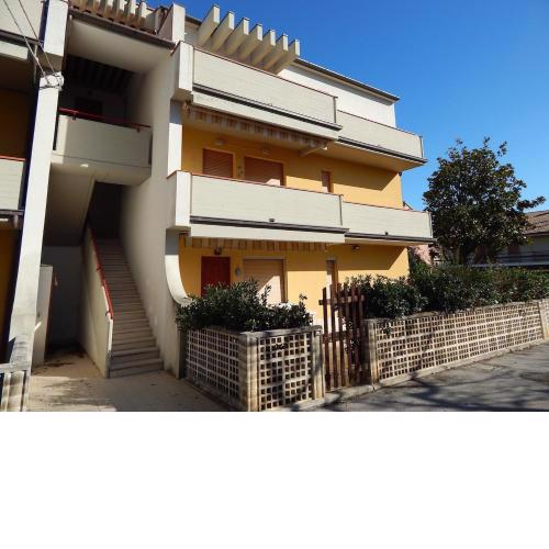 M95 - Marcelli, trilocale con terrazzo a 100mt dal mare
