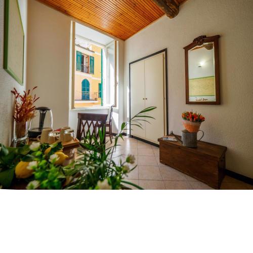 Macaia Room #2 Vernazza