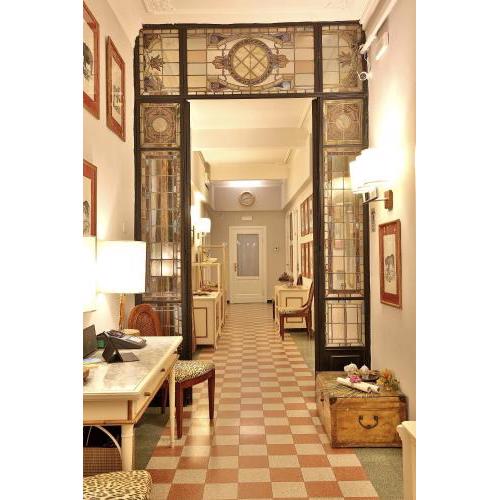 MADAMA GUEST HOUSE