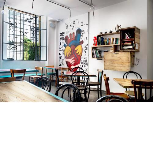 Madama Hostel & Bistrot