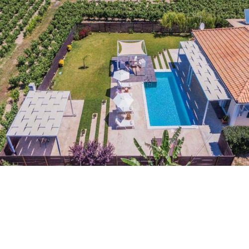 Madini Luxury Villa With Private Pool - Happy Rentals
