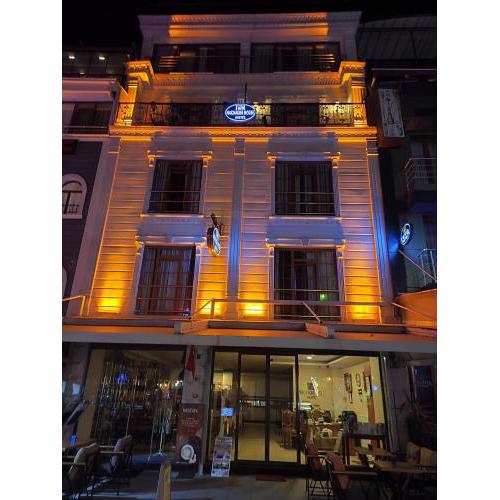 Magnaura House Hotel