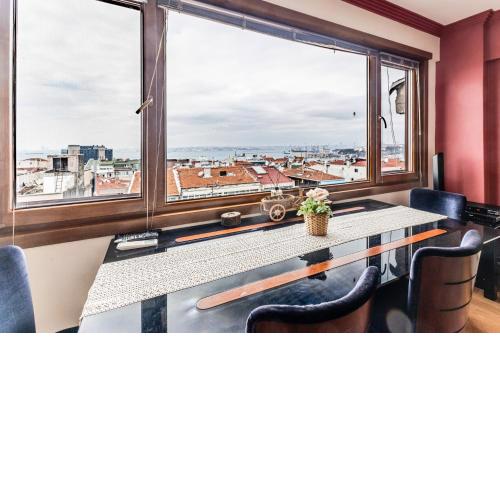 Magnificent Flat with Sea View in Kadikoy