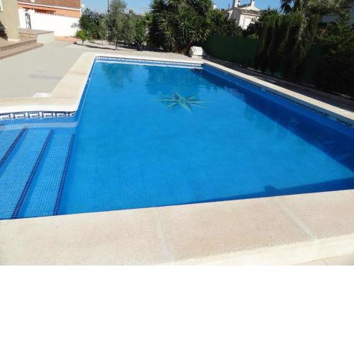 Magnificent villa for large families in San Fulgencio