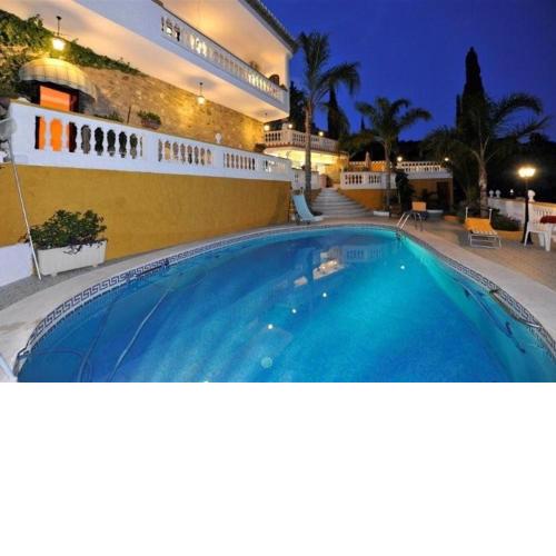 Magnificent villa in Cotobro swim